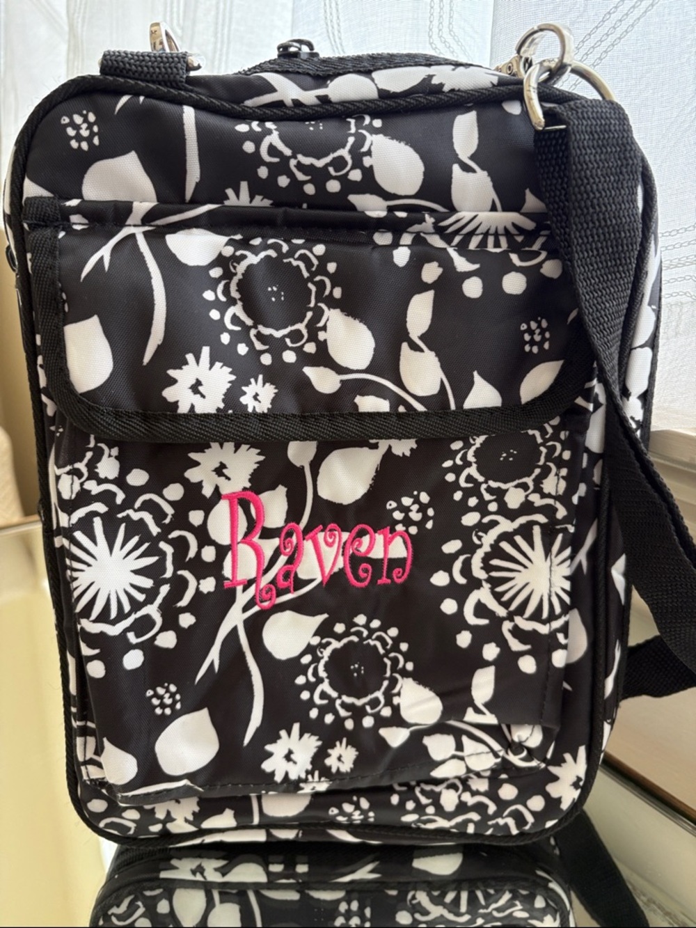 Thirty One Black & White Floral Crossbody Bag Clutch Kindle Books & More New